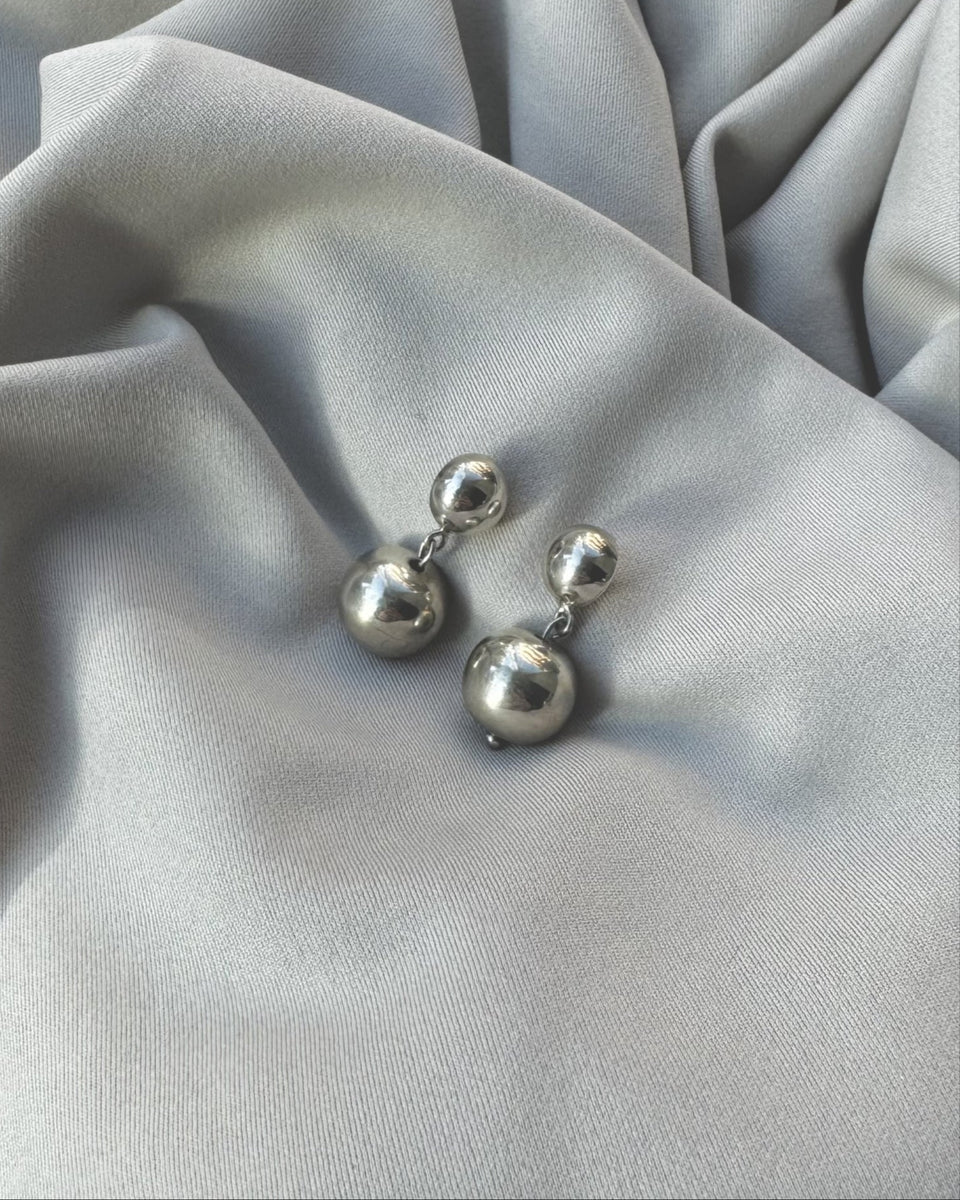 LOYTO STORE｜【NINA&JULES(ニナ・エ・ジュール)】ダブルボールピアス