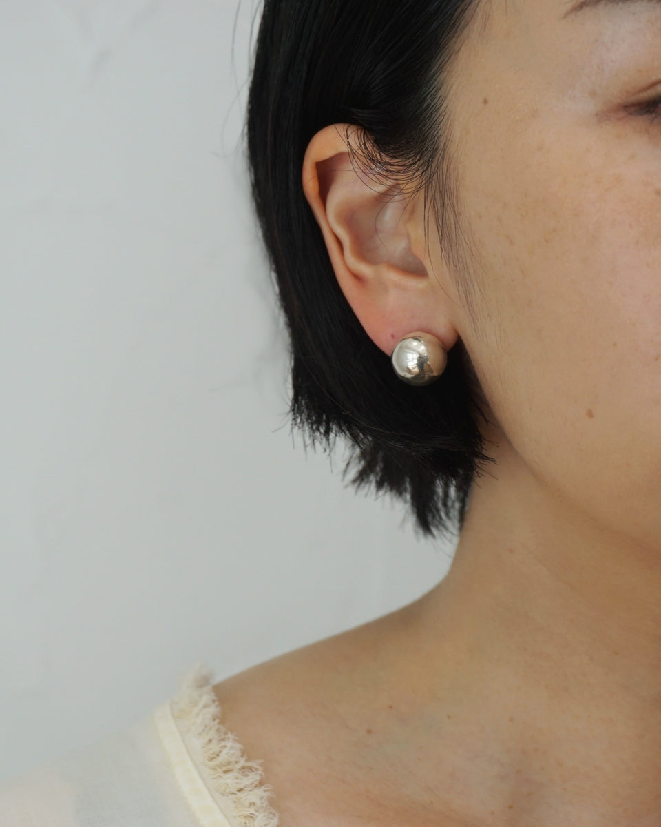 Nina&Jules Mini Ball シルバーピアス美品 セール】 Nina&Jules Mini Ball シルバーピアス （ピアス