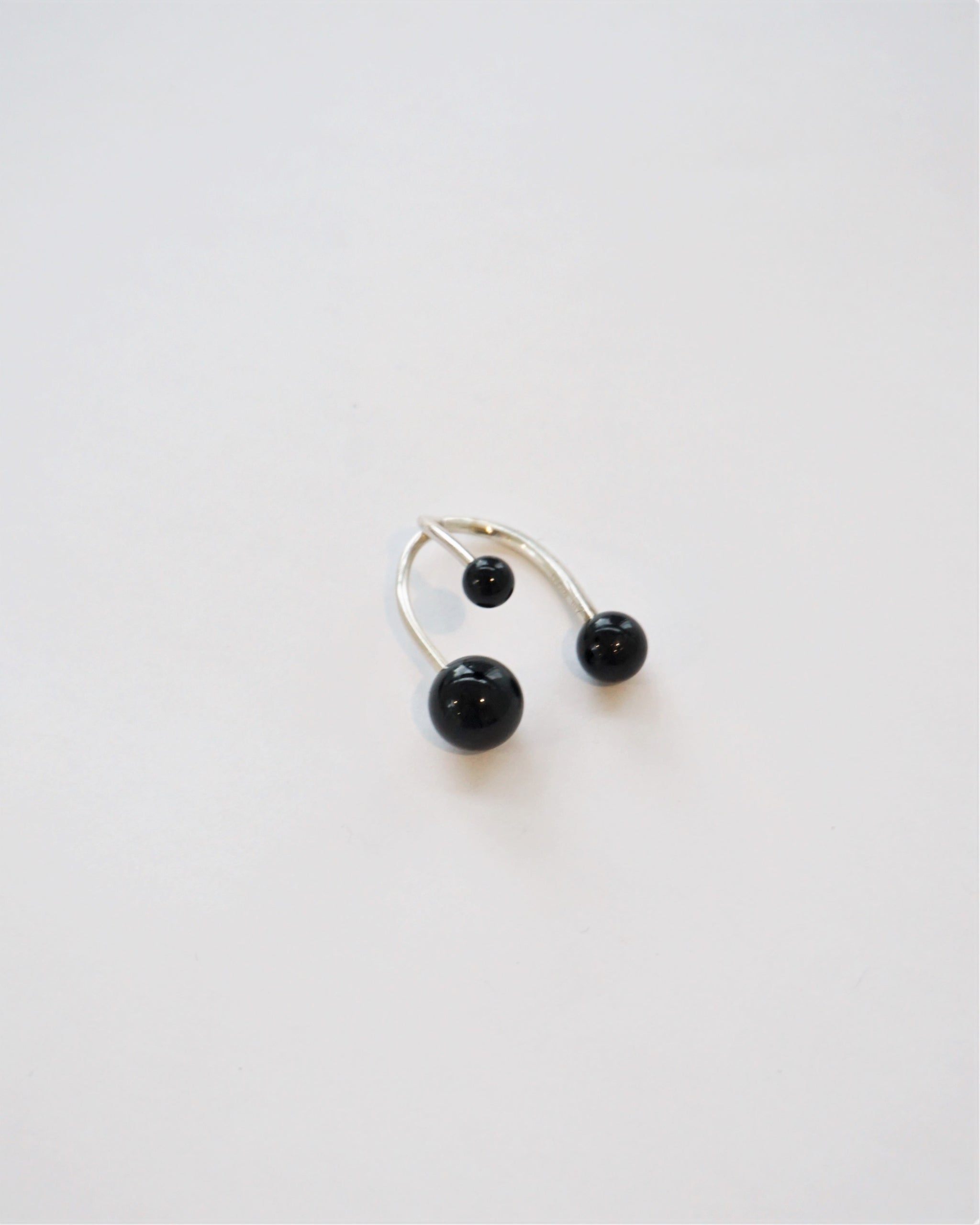 MUSSELS AND MUSCLES ドロップ型ピアス