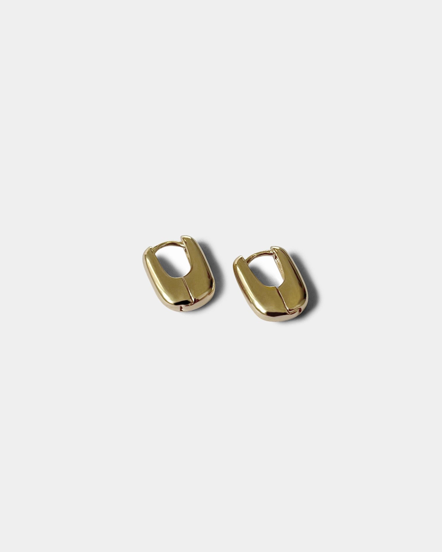 ＜Kara Yoo＞Lennox ゴールド　フープピアス LOYTO STORE｜【Kara Yoo（カラ・ユ）】LENNOXフープ
