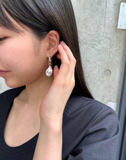 LOYTO STORE｜【Kara Yoo（カラ・ユ）】UMA ペタルパールピアス