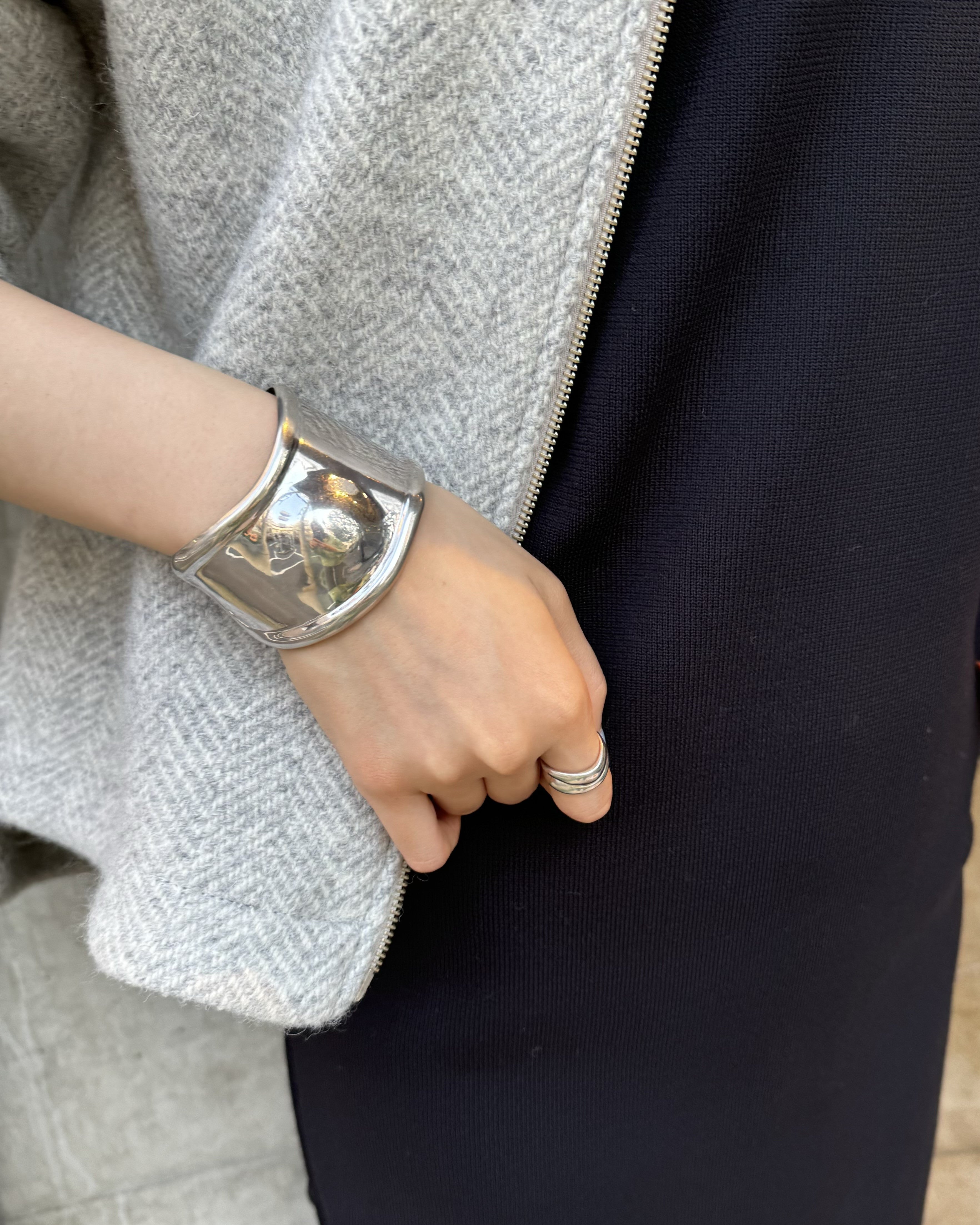 Nina &Jules Bold バングル美品 LOYTO STORE｜【NINA&JULES(ニナ・エ・ジュール)】ウェーブ