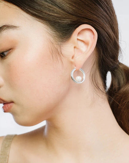 LOYTO STORE｜【Kara Yoo（カラ・ユ）】LUNA I ラウンドパールフープ