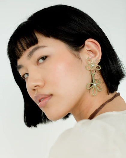 LOYTO STORE｜【Kara Yoo（カラ・ユ）】Bloom フラワーダングルピアス