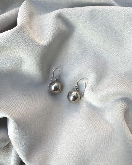 LOYTO STORE｜【NINA&JULES(ニナ・エ・ジュール)】ボールピアス