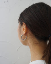 NINA&JULES ニナエジュール Small Twisted ミニフープ ピアス NINA&JULES ニナエジュール Small Twisted Hoops ミニ フープ