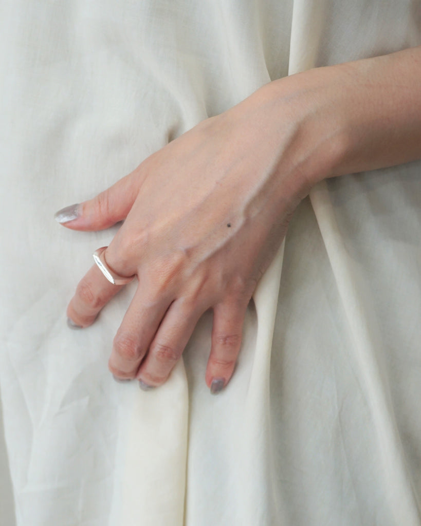 LOYTO TORE｜【NINA&JULES(ニナ・エ・ジュール)】ナローシグネットリング